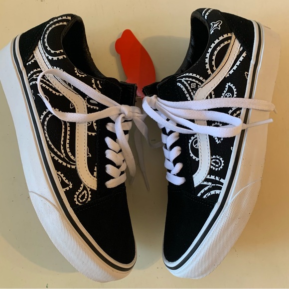 NEW Vans Peace and Paisley Old Skool Sneakers - Picture 4 of 9